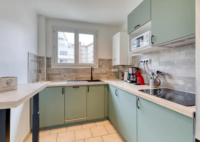 Eric Joli Renove Avec Double Balcons Rouen